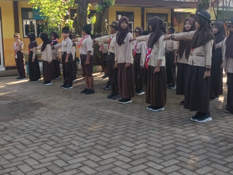 MEMBENTUK GENERASI MUDA YANG BERKEPRIBADIAN TANGGUH, BERAKHLAK MULIA, MANDIRI, TEKUN, DAN MEMILIKI JIWA NASIONALISME